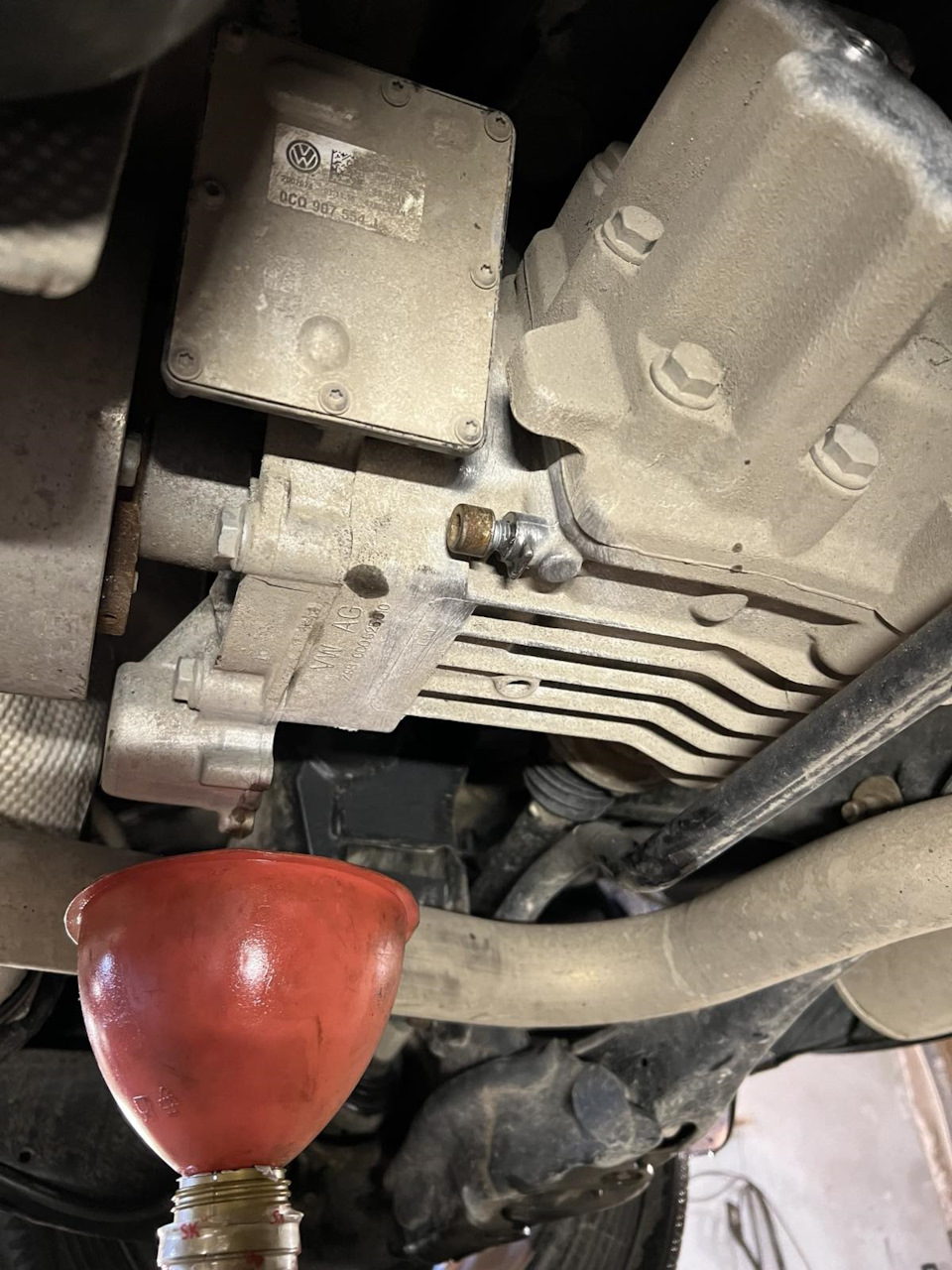 Замена масла в муфте Haldex 5 — Volkswagen Tiguan (2G), 1,4 л, 2018 ...