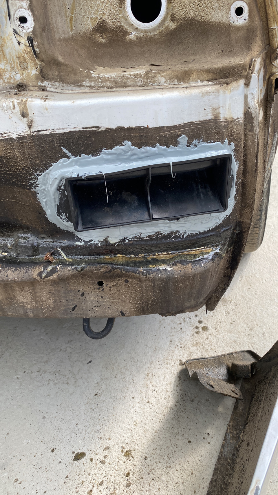 Вода в багажнике у приоры — Lada Приора седан, 1,6 л, 2007 года ...