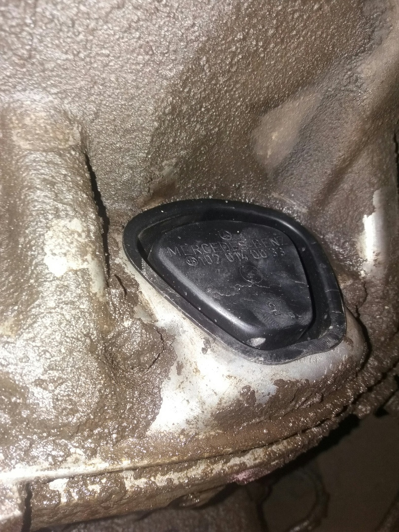 Фото в бортжурнале Mercedes-Benz E-Class (W124). Запчасти на фото: 910211