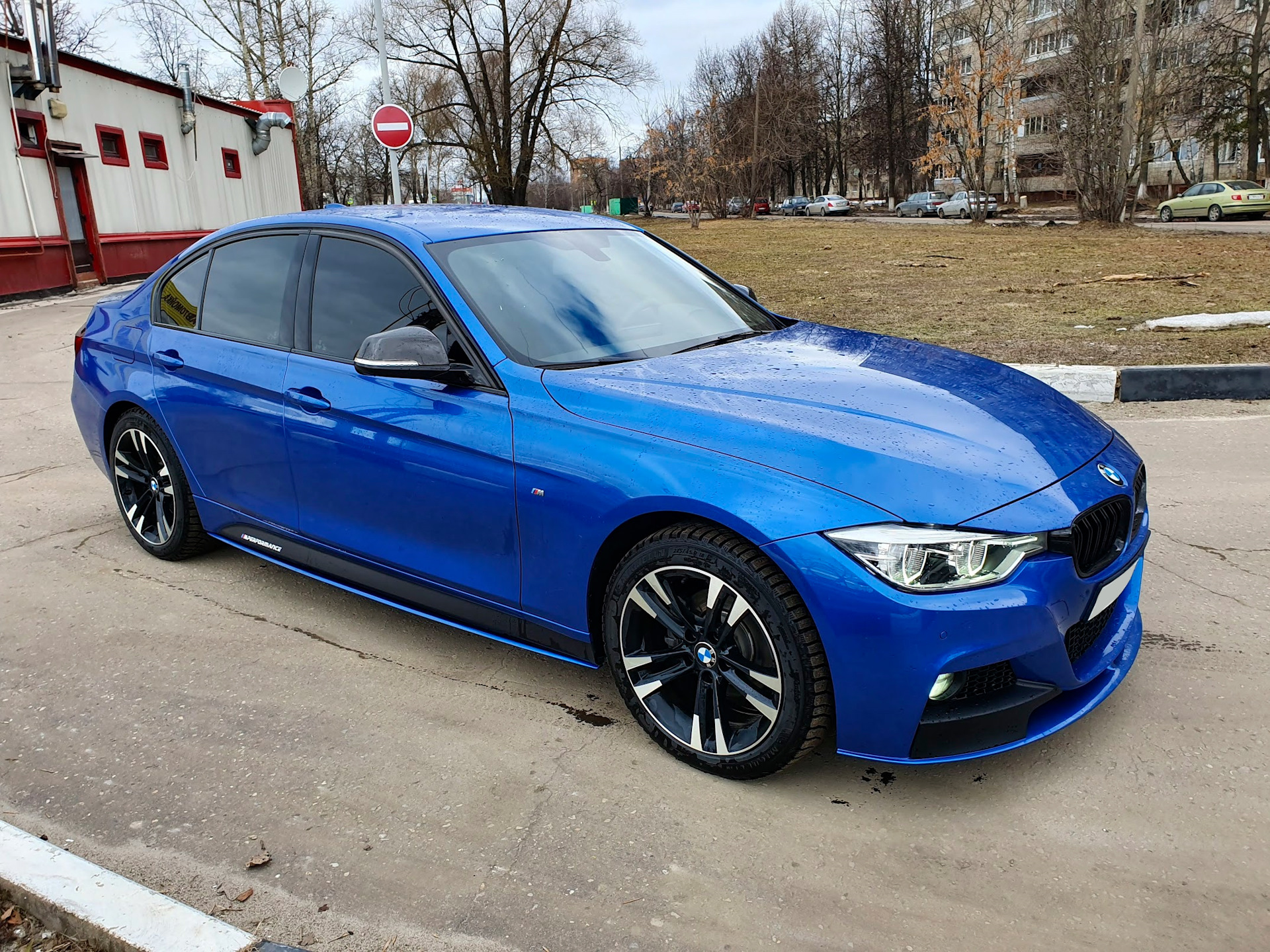 Синий 30. BMW f30.