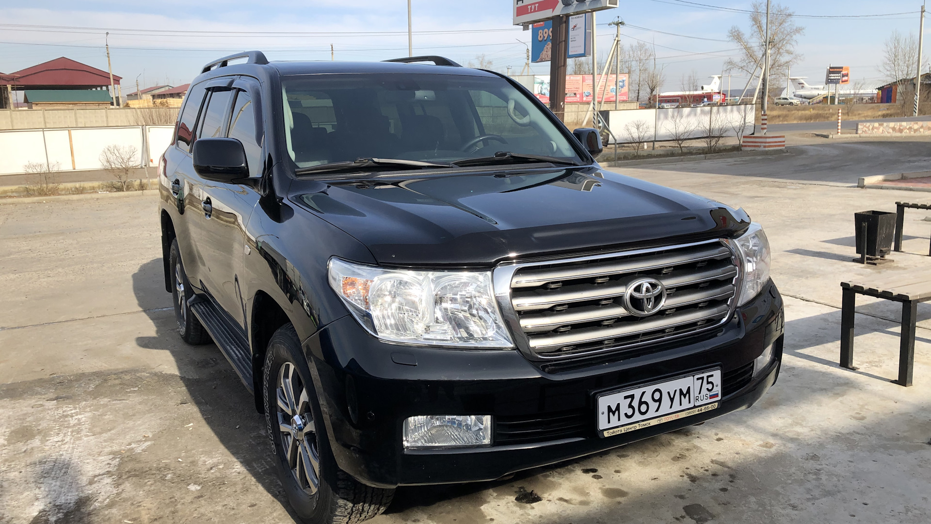 Toyota Land Cruiser 200 4.7 бензиновый 2008 | чёткий Чёрный на DRIVE2