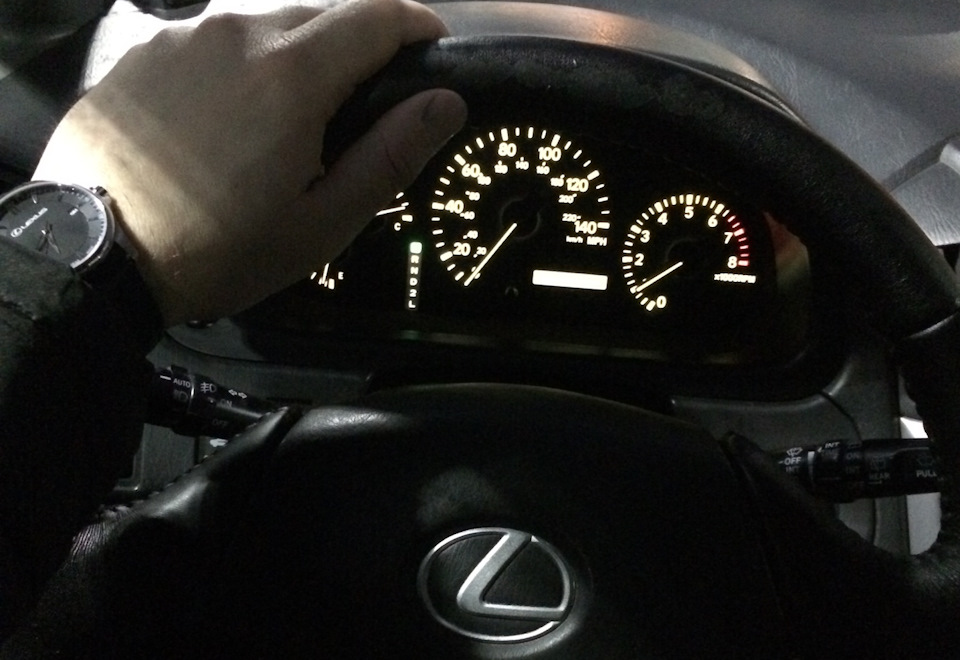 Фото в бортжурнале Lexus RX (1G)