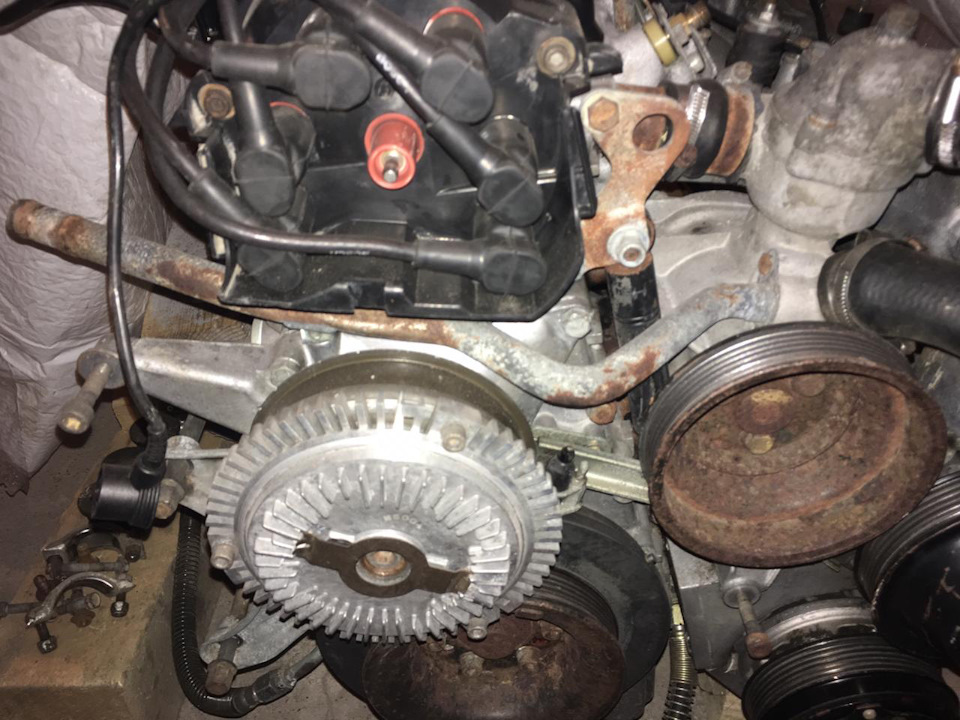 Приора! салон.Положил капот и заднее сиденье))) — Lada 21102, 1,5 л ...