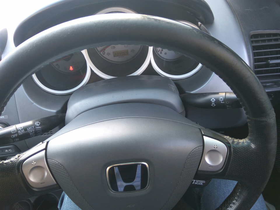 Хонда фит 2 поколение как снять руль Замена руля - Honda Fit (1G), 1,5 л, 2003 года своими руками DRIVE2