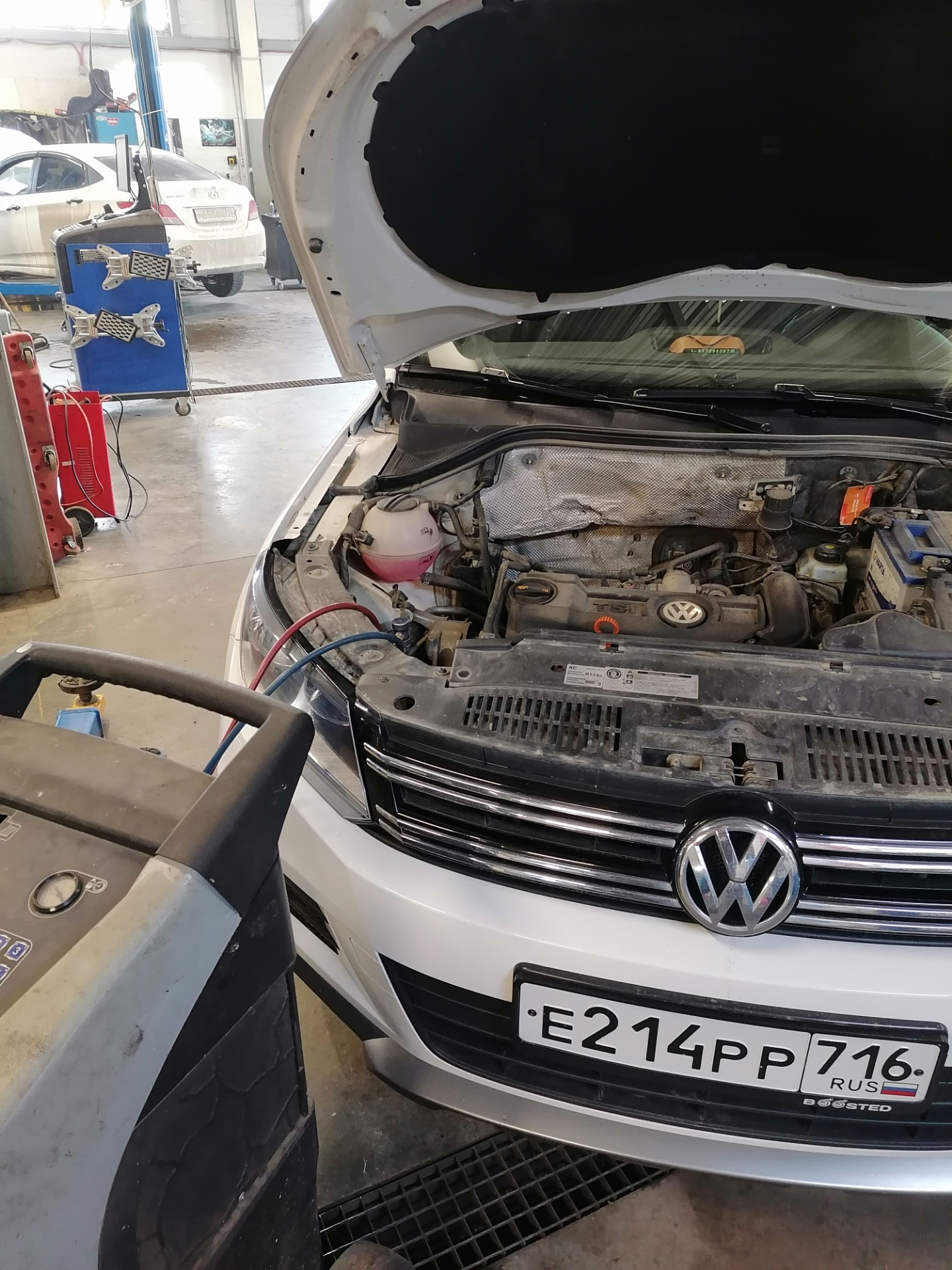 Шум в салоне при включенном кондиционере (решение) — Volkswagen Tiguan  (1G), 1,4 л, 2012 года | визит на сервис | DRIVE2