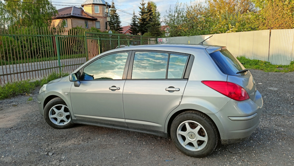 27. Литые японские диски на летний комплект колёс — Nissan Tiida (1G ...