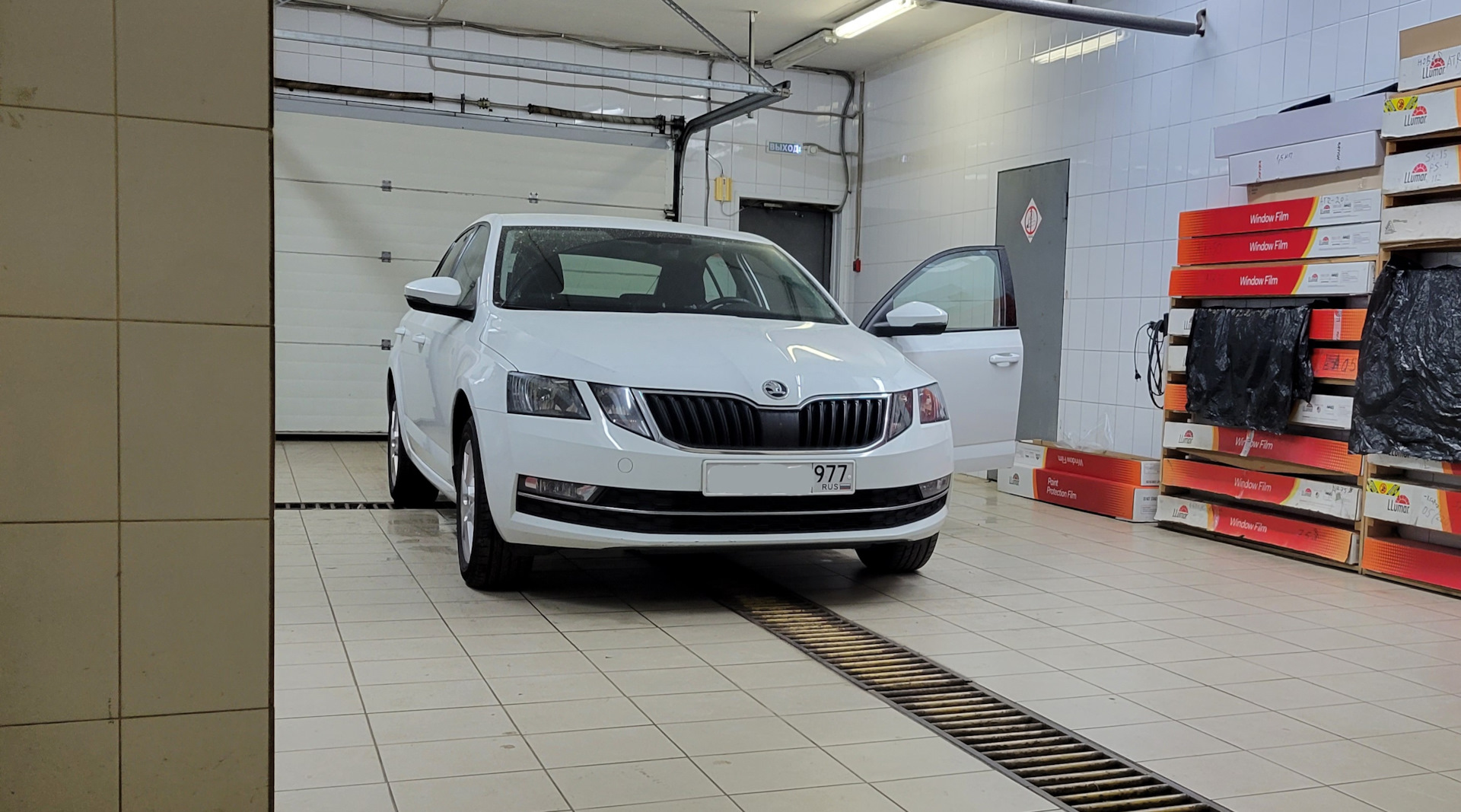 Тонировка задней полусферы — Skoda Octavia A7 Mk3, 1,6 л, 2017 года |  стайлинг | DRIVE2