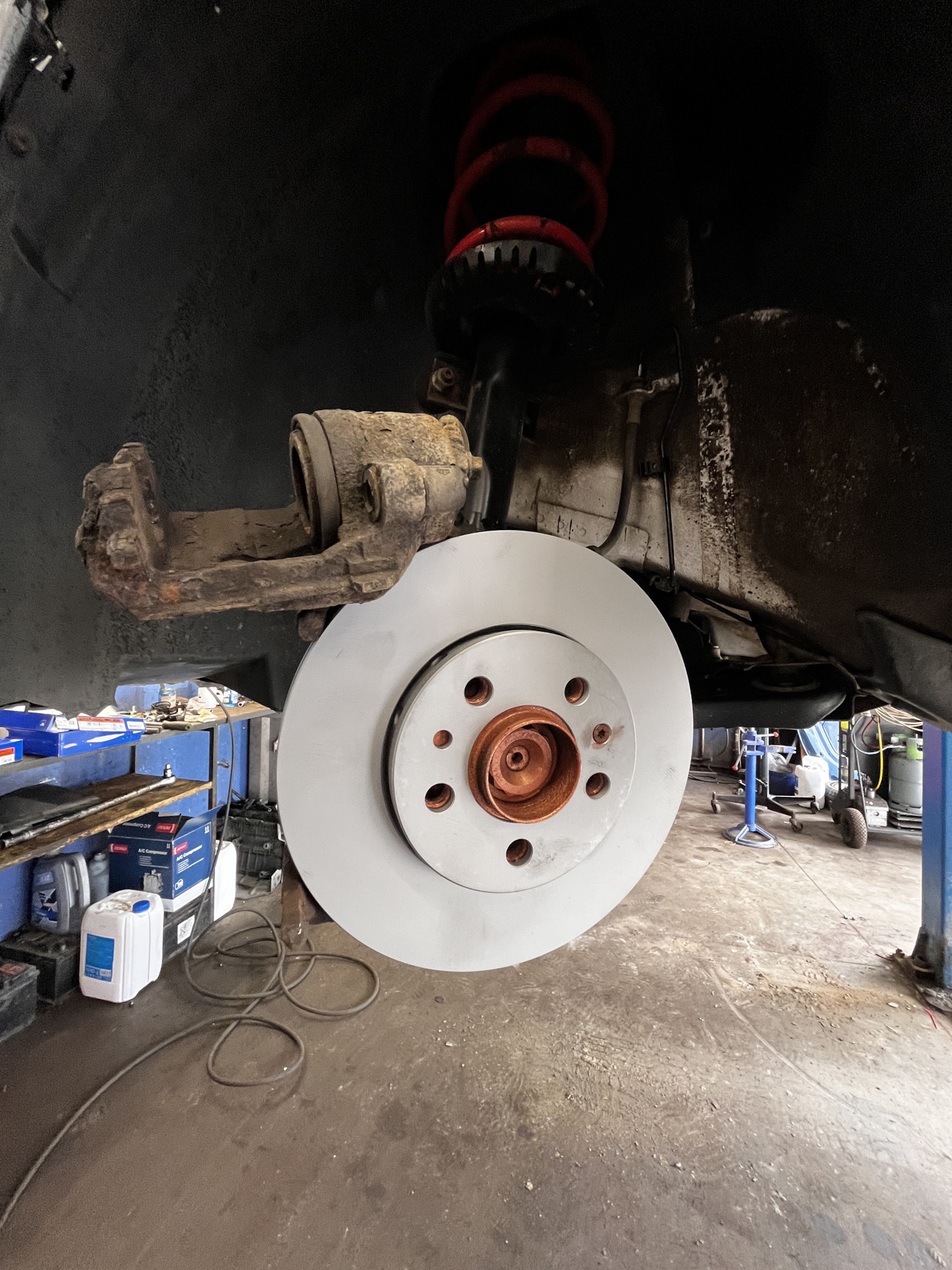 ATE диски + колодки (24012201511 + 13046071112) — Volkswagen Polo Sedan ...