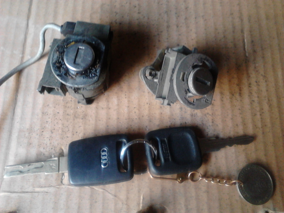 Замена дверных личинок. — Audi 100 Avant (C4), 2,5 л, 1993 года ...