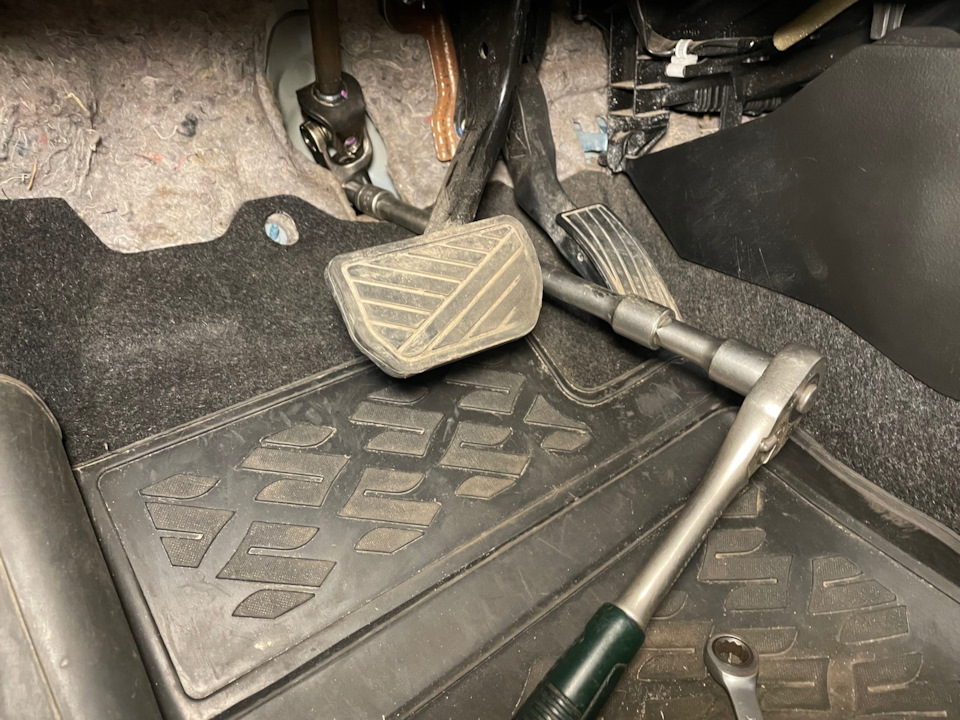 Здесь болт на 12 — Suzuki Vitara (4G)