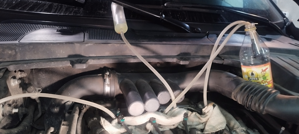 Слив форсунок в обратку. — Land Rover Freelander 2, 2,2 л, 2007 года ...