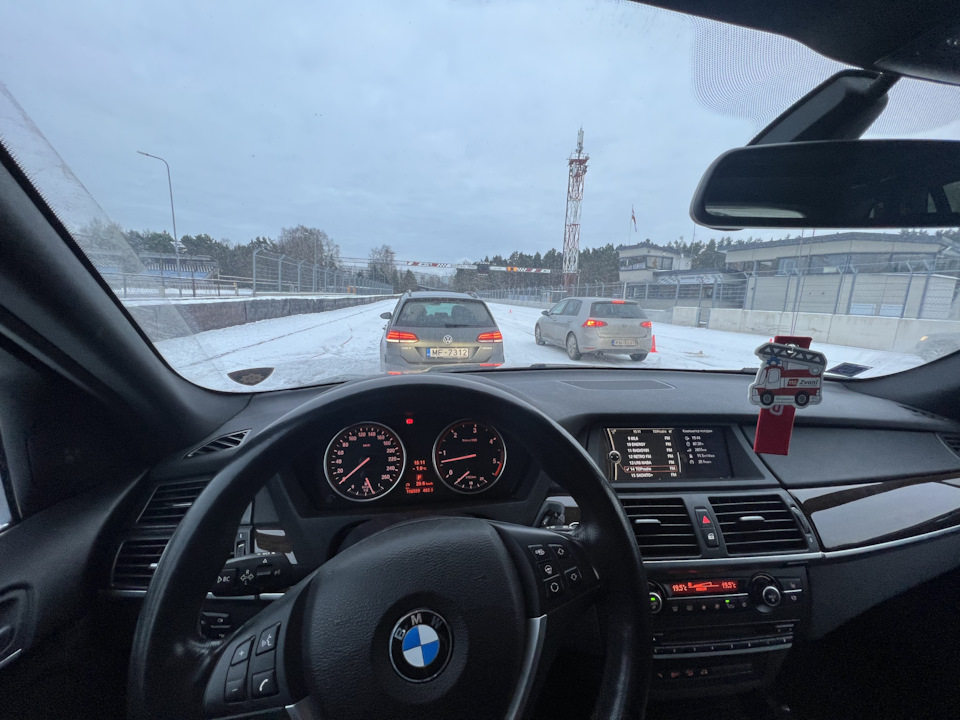 Вихревые заслонки — не понятно? — BMW X5 (E70), 3 л, 2011 года | просто ...