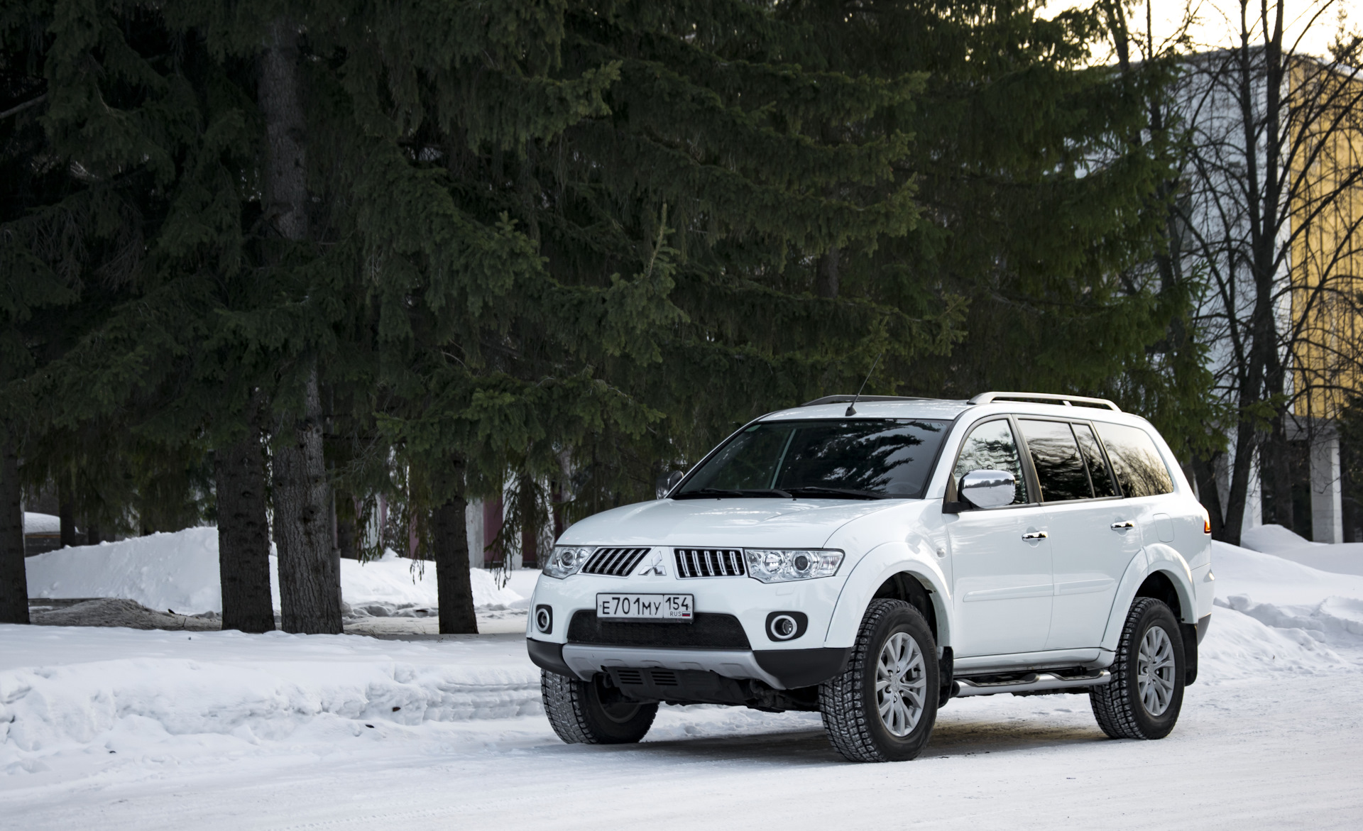 Mitsubishi pajero sport 2008. Mitsubishi pajero sport 2011. Pajero sport 2022 серый. Mitsubishi pajero sport 2008-2015. паджеро спорт 2013 белый.