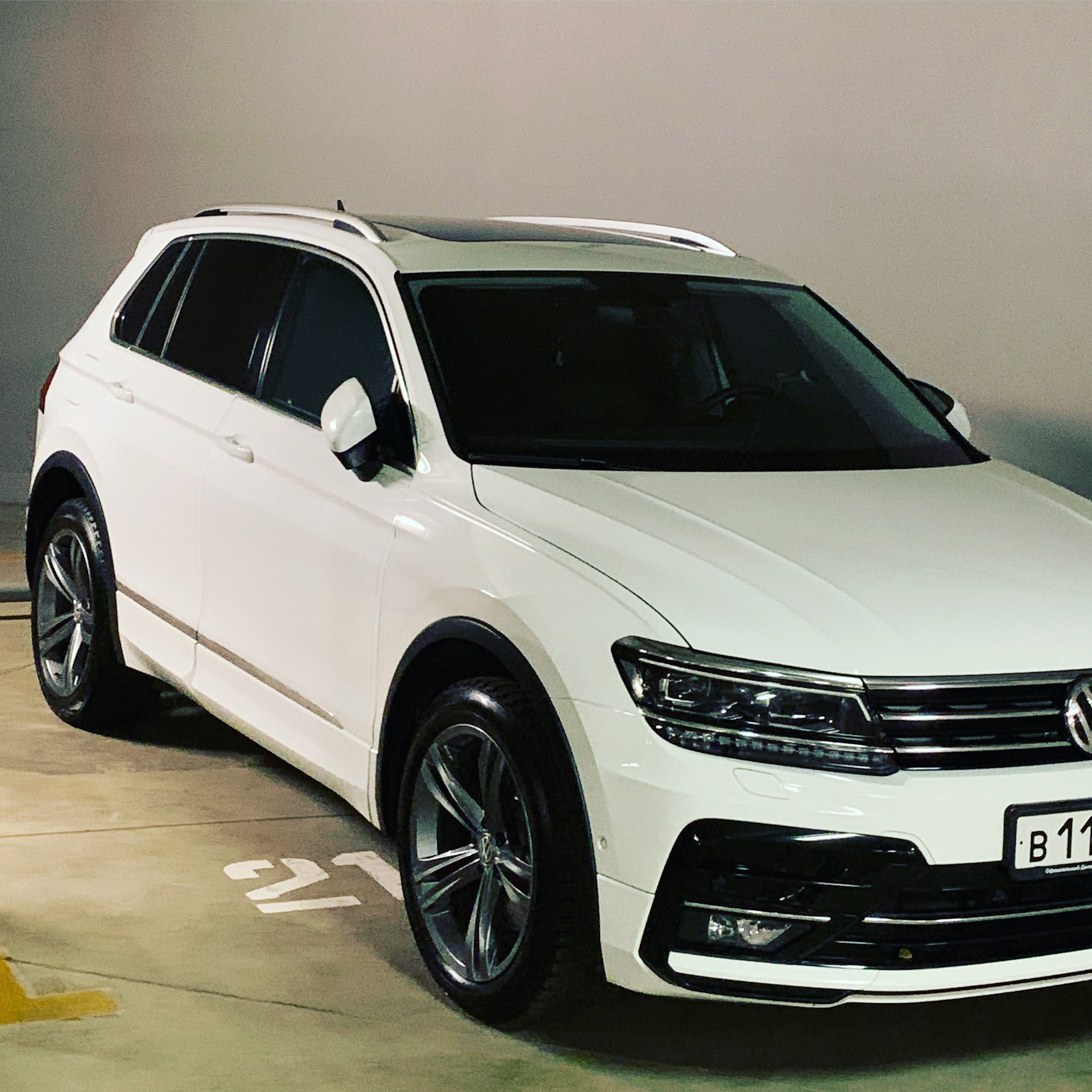 Фольксваген тигуан 2019. VW Tiguan 2 VW Tiguan Sportline. Tiguan Sportline 2.2. VW Tiguan Sportline 2019. Фольксваген Тигуан спортлайн 2020.