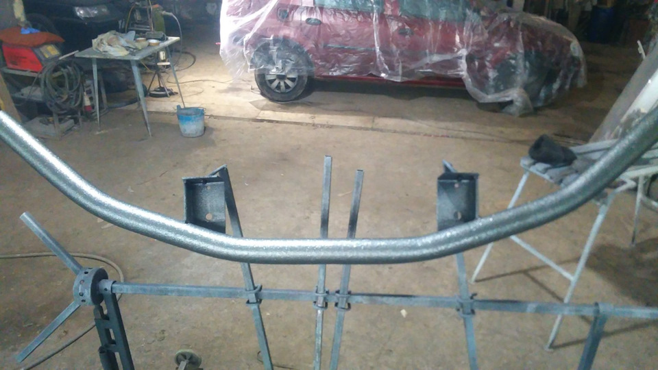 Труба под бампер. Труба под бампер газель. Защита переднего бампера нива урбан. Труба под бампер газель бизнес. Труба под передний бампер на ниву шевроле.