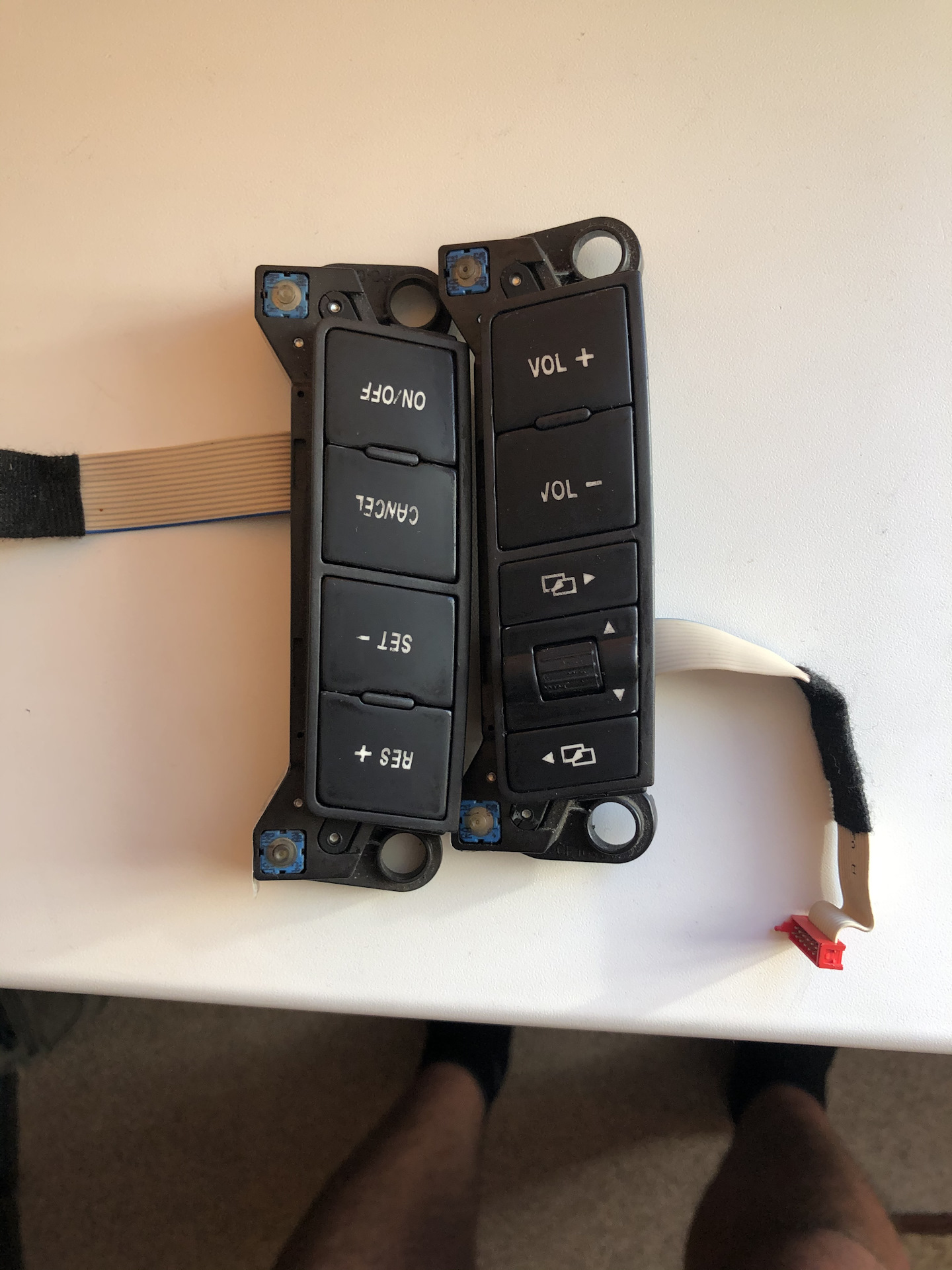 Кнопки руля туарег. Кнопки руля туарег. Руль с кнопками туарег 1. Руль туарег 2008 с подогревом. Блок управления стеклоподъёмника ми опель омега б.