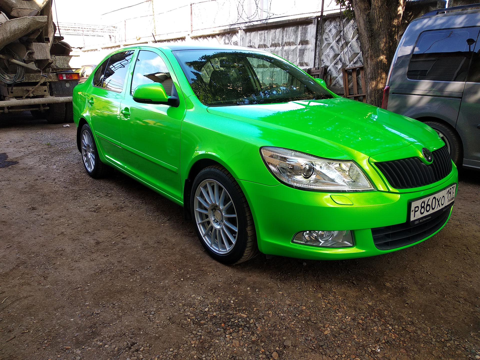 цвет кузова 2t2t шкода. шкода karoq 2021 цвета. Skoda fabia 2014. зеленая матовая шкода скала. шкода октавия а5 рс цвет.