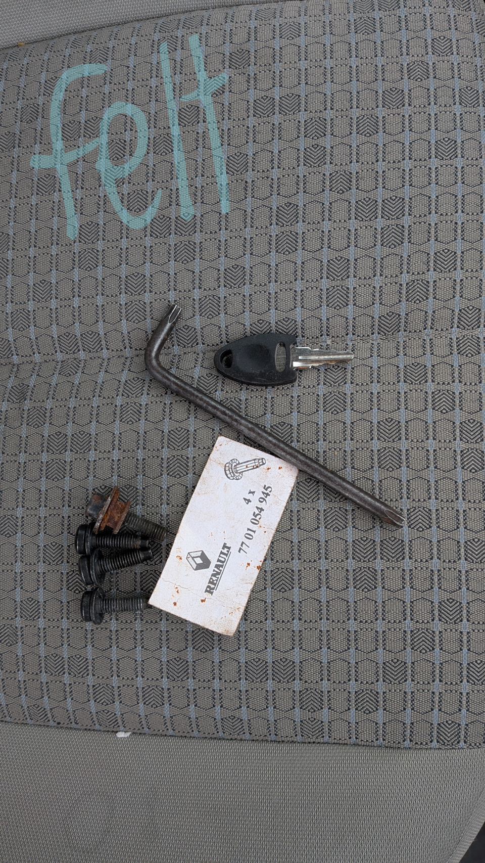 Фото в бортжурнале Renault Grand Scenic II. Запчасти на фото: 7701054945