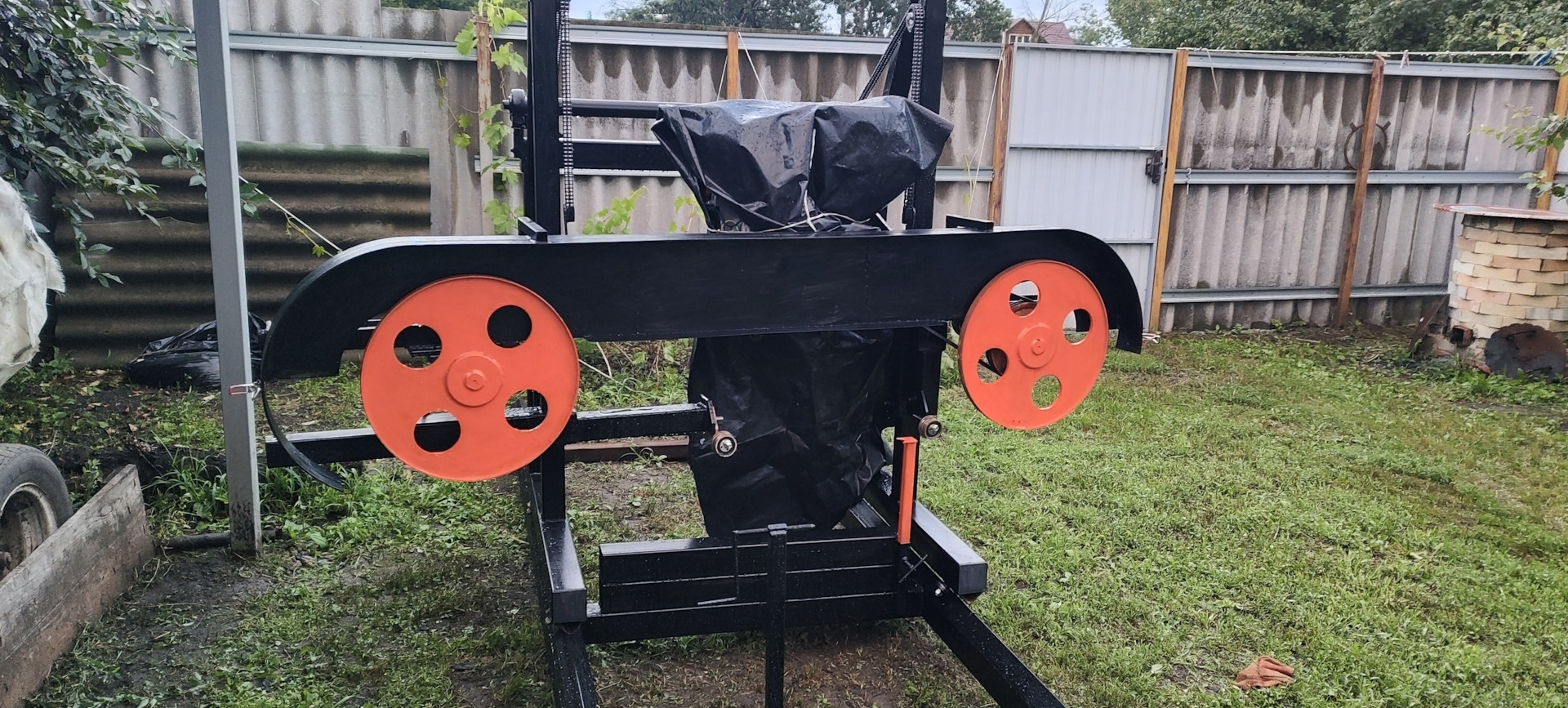 Чертёж и сборка станины пилорамы