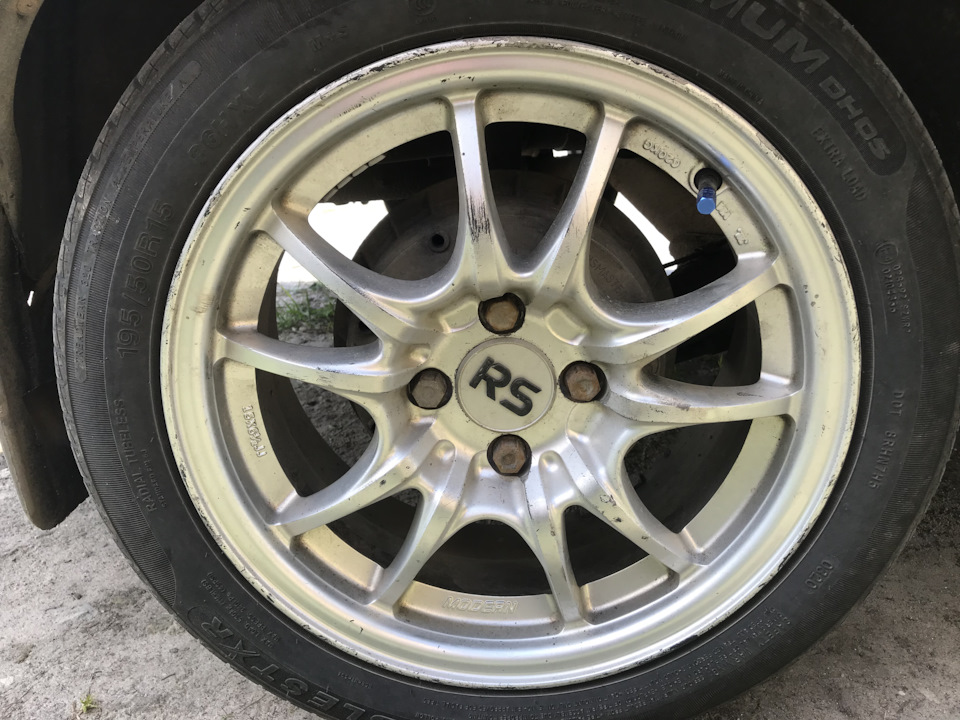 Photo from the logbook Lada 21111. Found on photo: Hankook RA14 Radial