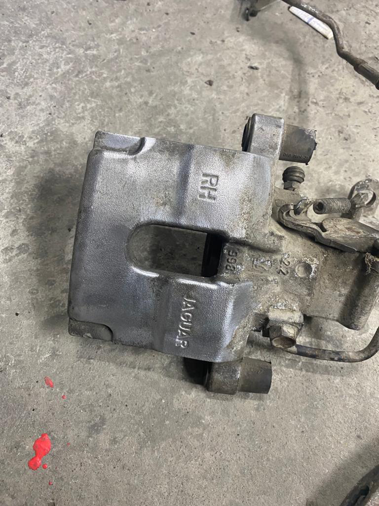 ТО, треснутый диск, замена суппорта и замена пыльника — Jaguar XF (1G ...