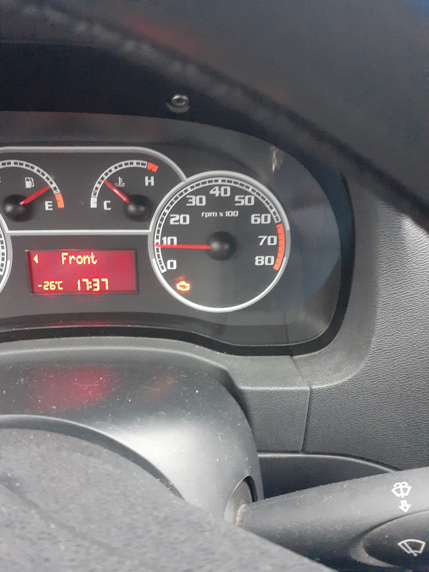 Fiat albea салон. Fiat albea 1. Фиат альбеа 2011. Запуск фиат альбеа. Fiat albea 2010 салон.