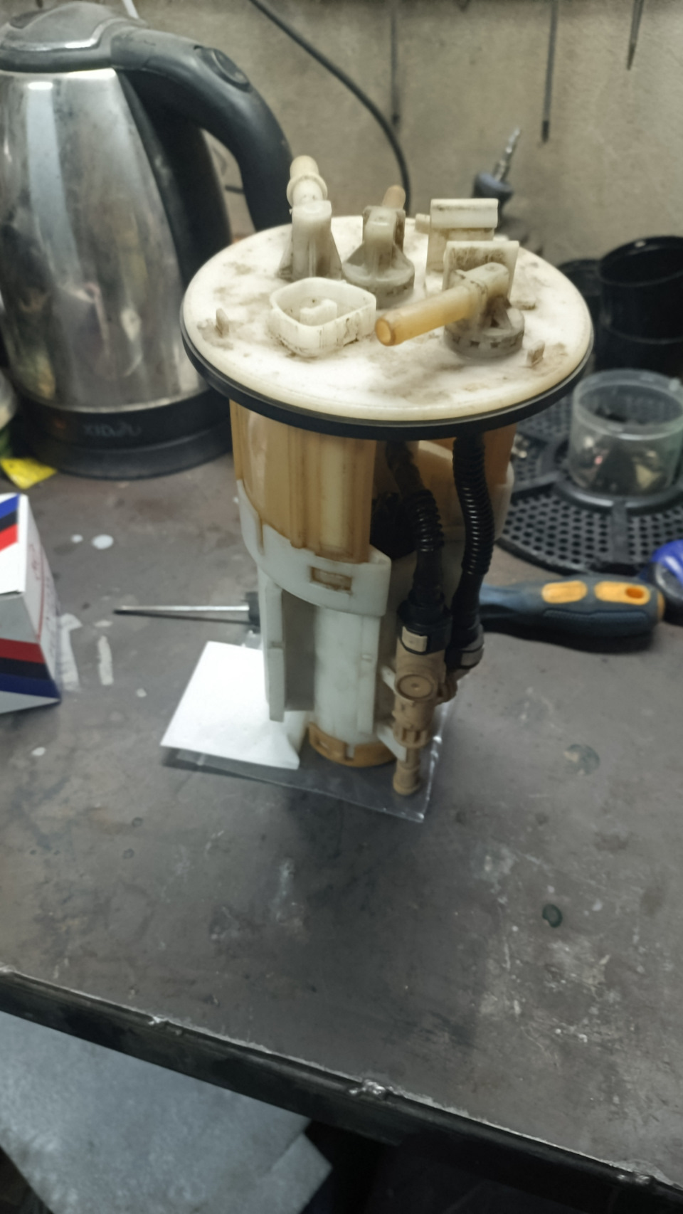 топливный насос в сборе — Mitsubishi Pajero (3G)