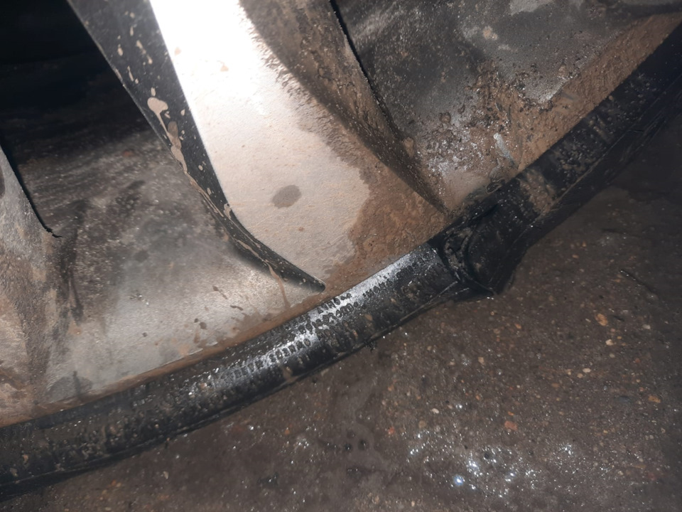 Порвал шину (попал в яму) — Lada XRAY Cross, 1,8 л, 2018 года ...