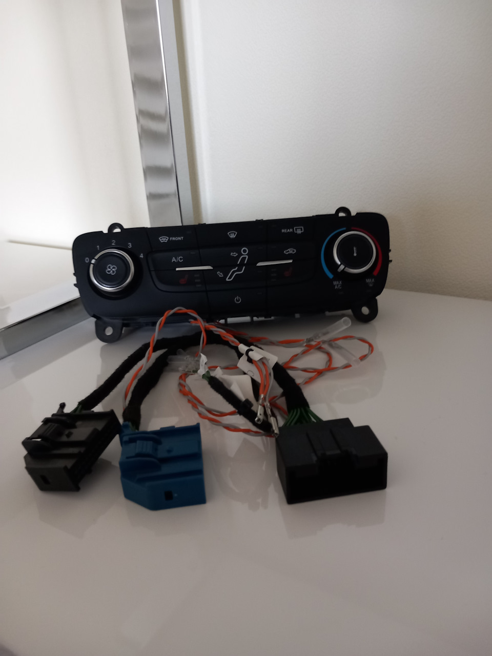 Рестайлинговый блок упраления кондиционером и проводка от Дениса BezzzPaniki — Ford Focus Hatchback III