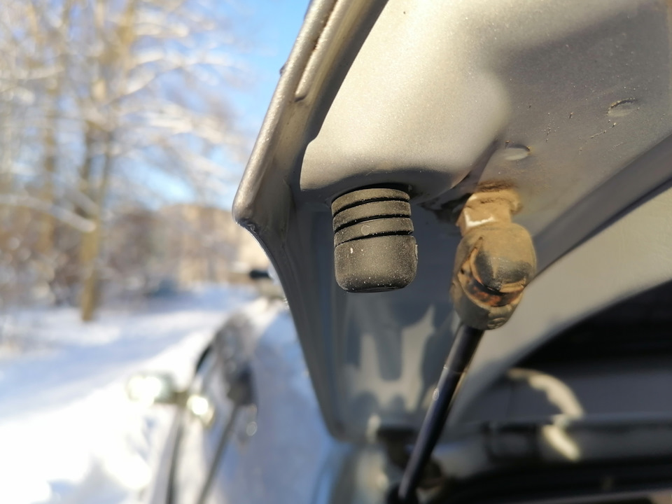 Буферы багажника, новые болты — Hyundai Tucson (JM), 2,7 л, 2004 года ...