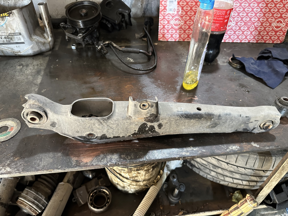 Замена сайлентблоков задних рычагов — Mitsubishi Airtrek Turbo, 2 л ...