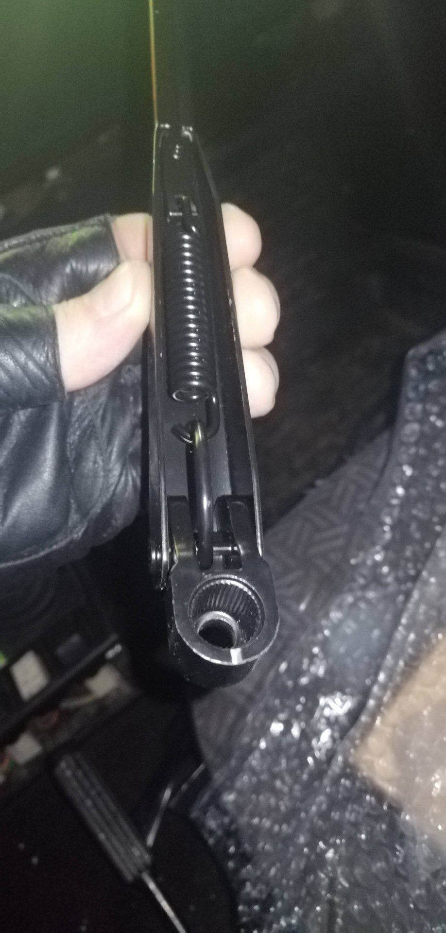 Квест по замене поводков для стеклоочистителей ВАЗ 2104 для щеток с 350 ...