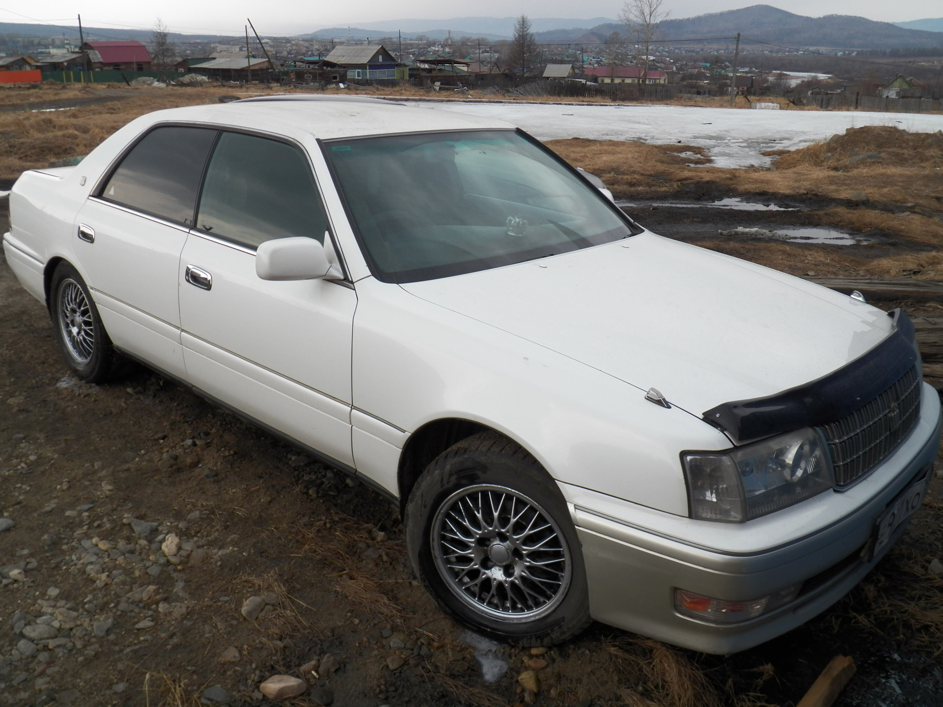 Чистая машина, к дождю. — Toyota Crown (S150), 2,5 л, 1997 года | мойка |  DRIVE2