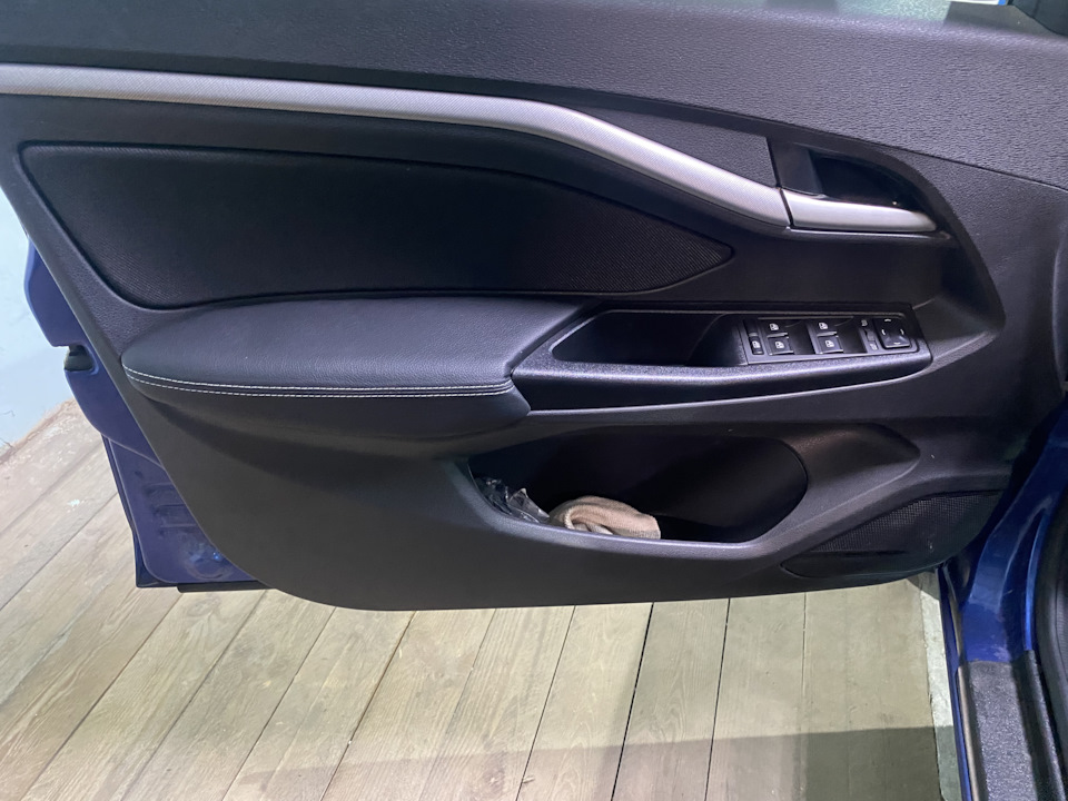 Мягкие подлокотники дверных карт — Lada Vesta SW (1G), 1,6 л, 2021 года ...