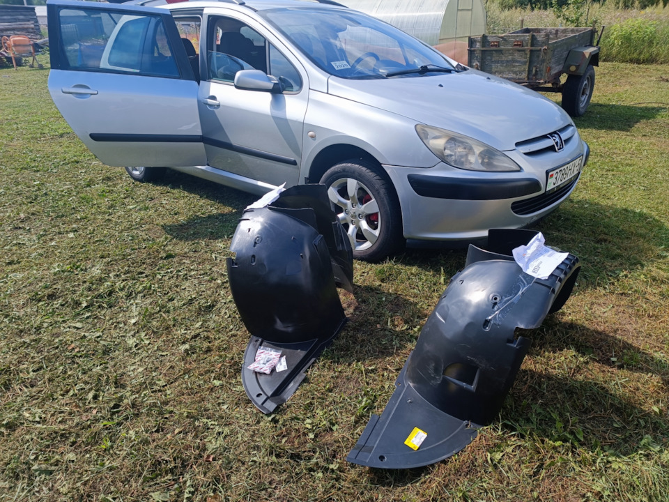 Замена локеров (подкрылки) — Peugeot 307, 1,6 л, 2003 года | своими ...