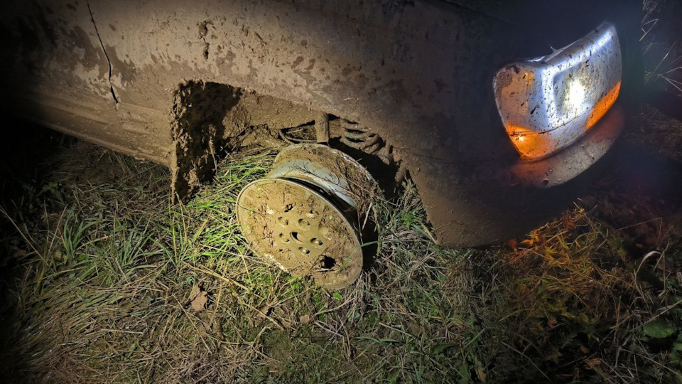 Вот и результат последнего разборта. Я б даже сказал — слёта с диска — Jeep Grand Cherokee (WJ)