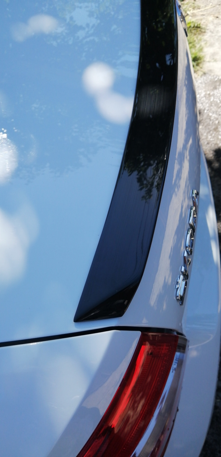 Приклеивание спойлера! — Skoda Rapid (1G), 1,6 л, 2015 года | тюнинг ...