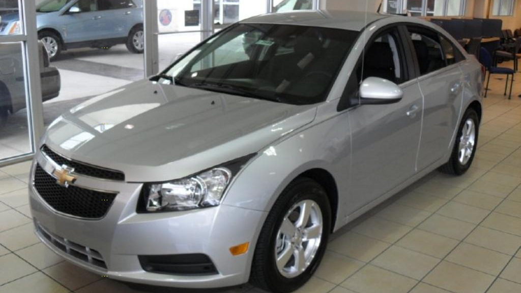 Chevrolet Cruze светло серый