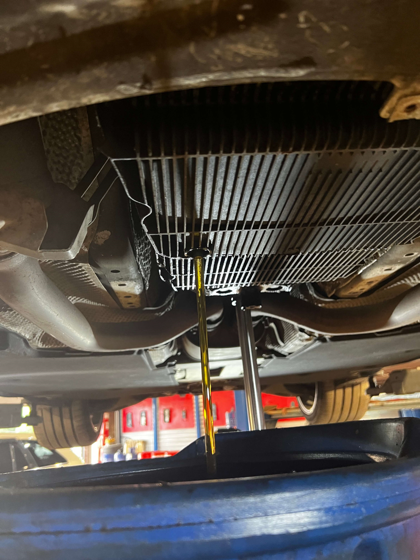 Замена масла в роботе Porsche Panamera ZF 7dt-75 PDK в СПб — Motul Team ...
