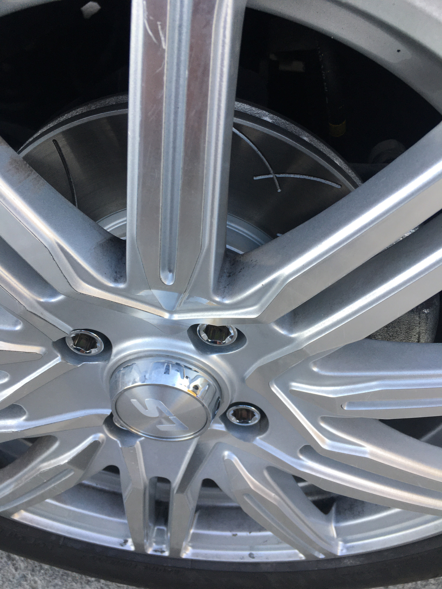Новые тормозные диски и колодки. — KIA Rio (4G), 1,6 л, 2020 года ...