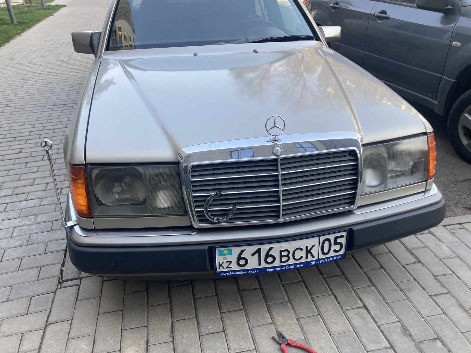 Подкова — Mercedes-Benz E-class (W124), 2,3 л, 1990 года | аксессуары |  DRIVE2