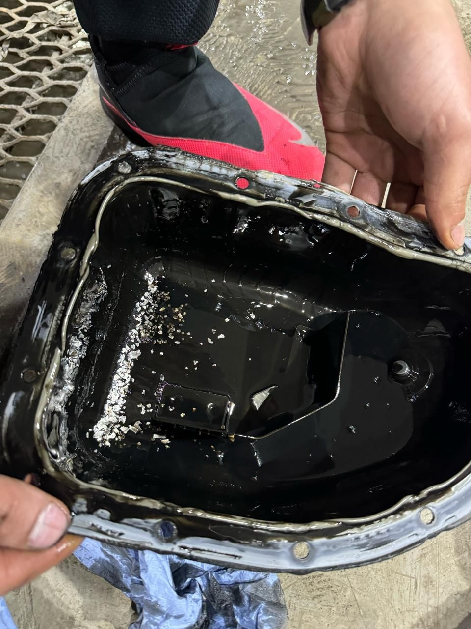 Алюминиевая стружка в поддоне двигателя. — Toyota Land Cruiser 200, 4,5 ...