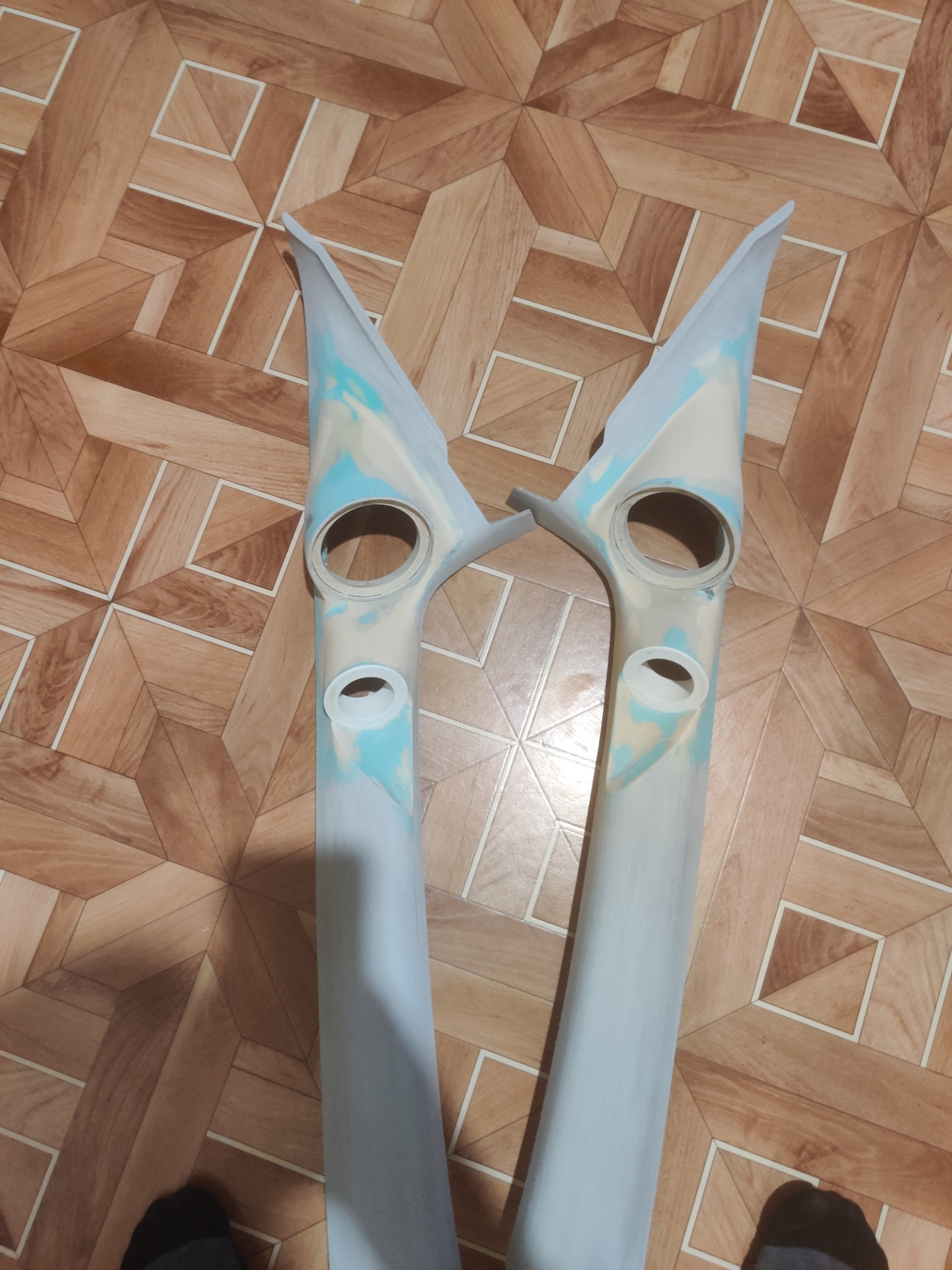 Подиумы в стойки лобового стекла Форд Фокус 2 — DRIVE2