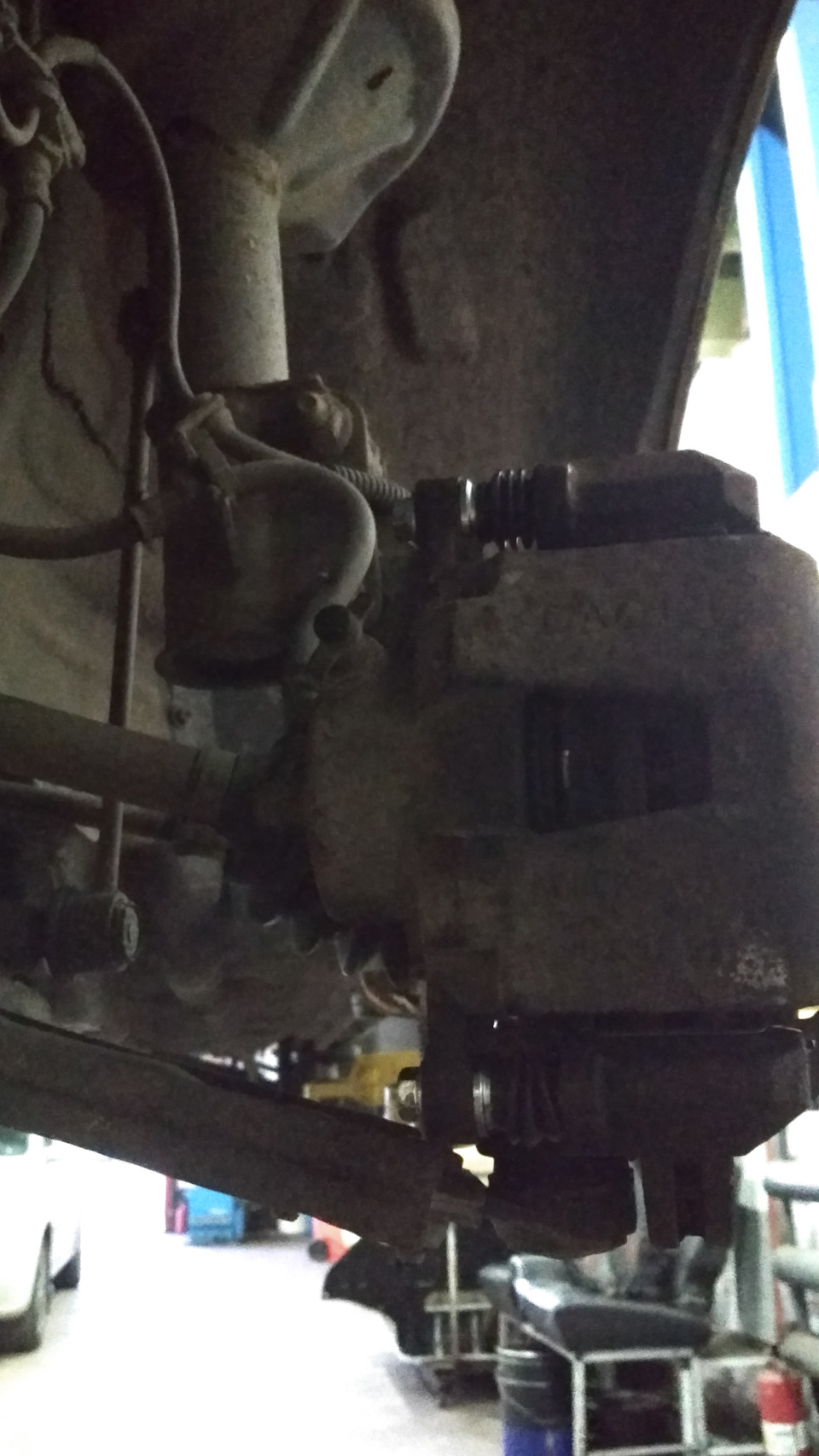 Ревизия направляющих переднего суппорта — Chevrolet Lacetti SW, 1,6 л ...