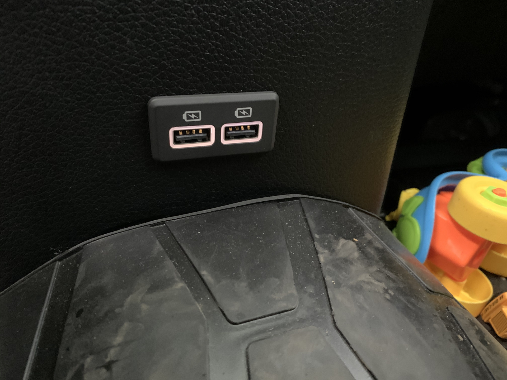 usb зарядка kia cerato