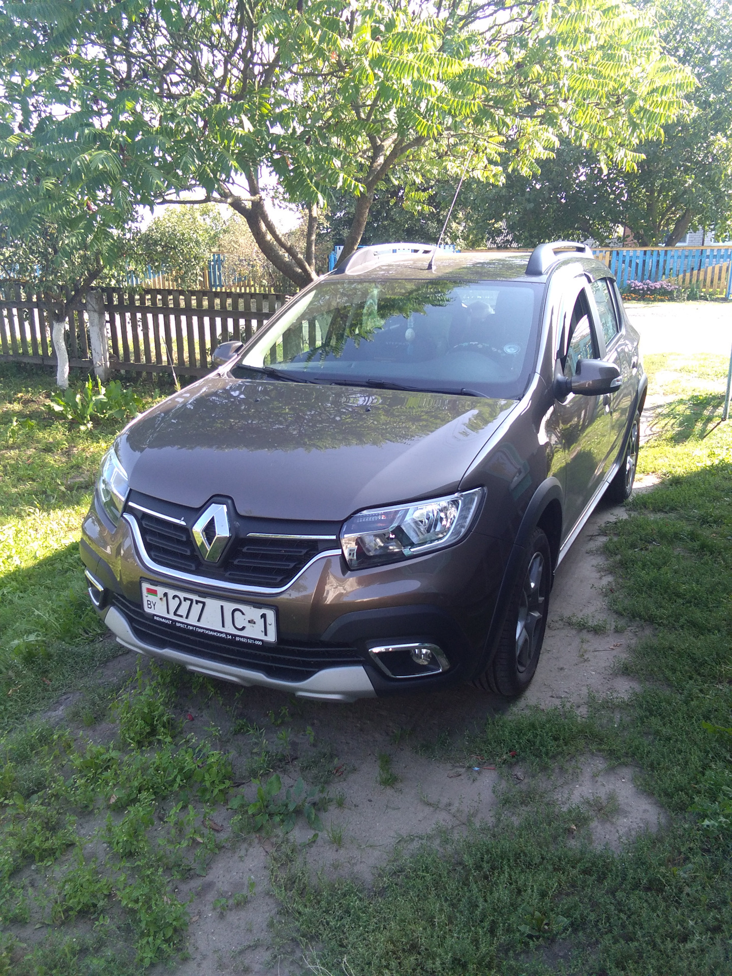 Колесницу сию, освятили. — Renault Sandero Stepway (2G), 1,6 л, 2019 года |  другое | DRIVE2