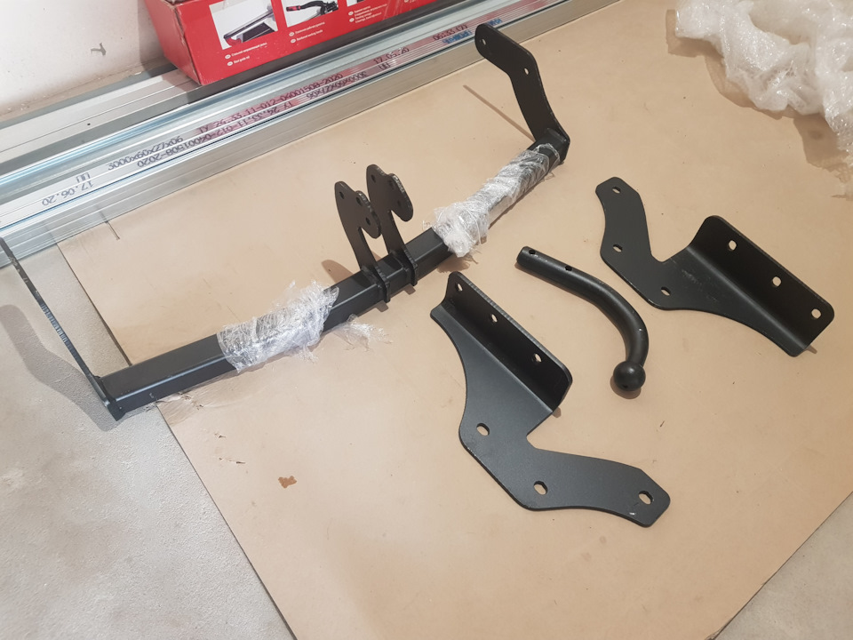 Установка прицепного устройства — Toyota RAV4 (IV), 2 л, 2014 года ...