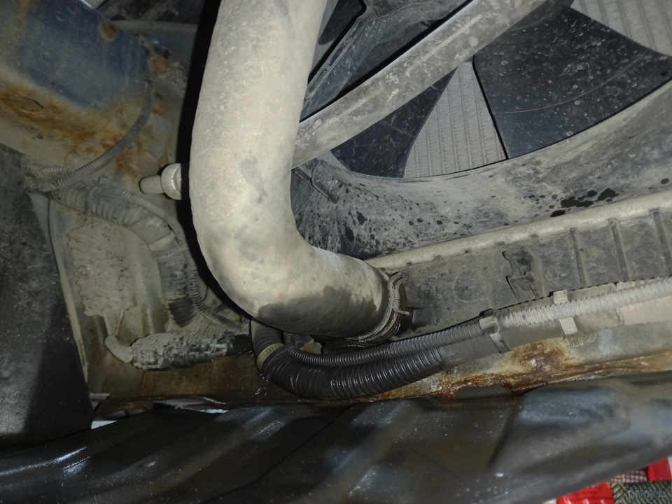 Течь антифриза. — Chevrolet Lacetti Sedan, 1,4 л, 2011 года | своими ...