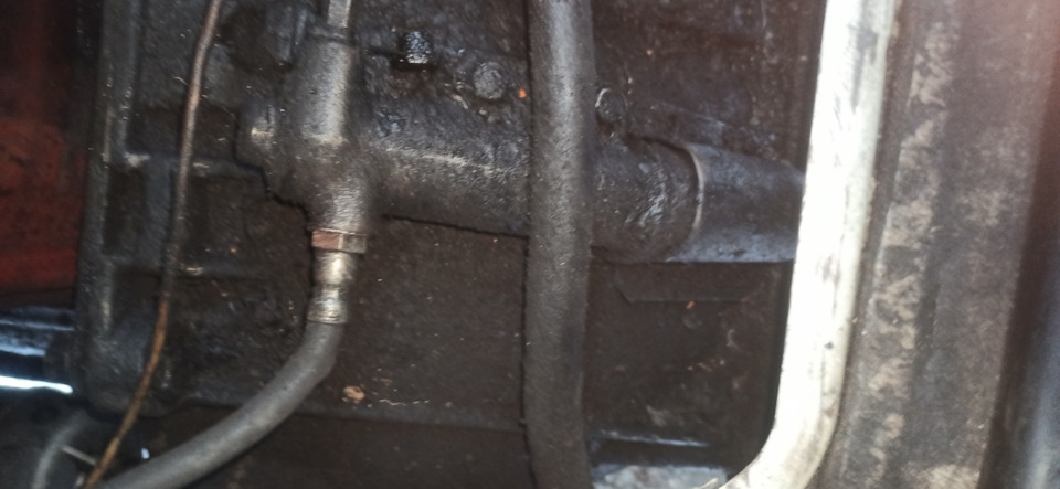 Замена шланга рабочего цилиндра сцепления — ГАЗ Валдай, 4,7 л, 2007 ...