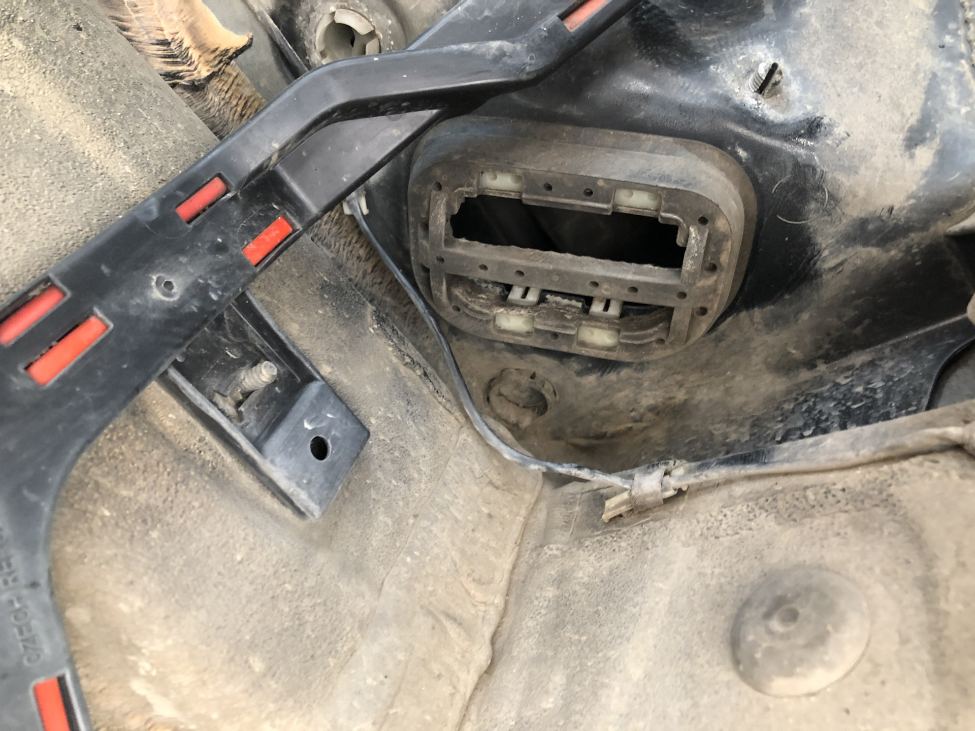 дренаж ac bmw f30. клапан егр приус. дренаж печки почистить бмв е 46. чистка 30 30. дренажные отверстия volkswagen jetta 6.